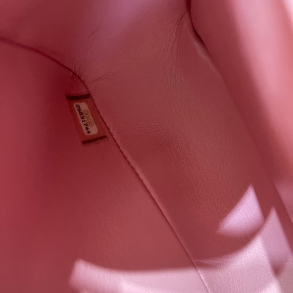 Like new 99% a little gold hardware still on seal - Picture 11 of 11